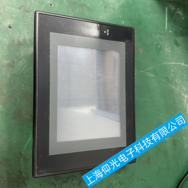 惠州歐姆龍觸摸屏NS5-SQ10B-V2通電幾分鐘后屏幕變成藍屏故障維修服務中心